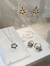 Donut Flower Necklace 甜甜圈花兒項鍊
