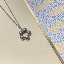 Donut Flower Necklace 甜甜圈花兒項鍊