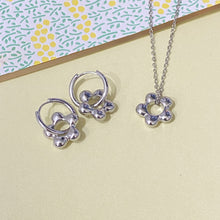 Donut Flower Necklace 甜甜圈花兒項鍊
