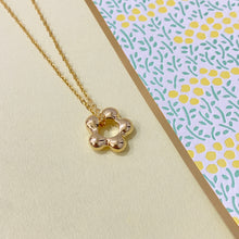 Donut Flower Necklace 甜甜圈花兒項鍊