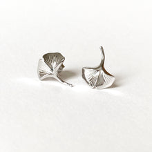 Ginkgo 18K White Gold Stud Earrings