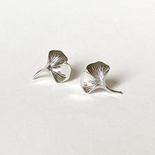 Ginkgo 18K White Gold Stud Earrings