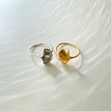 Ginkgo 18K White Gold Ring