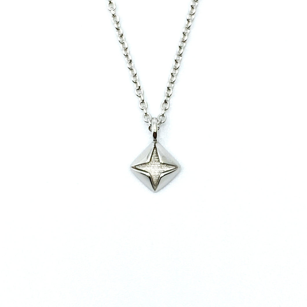 Classic White Gold Necklace