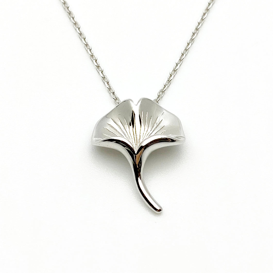Ginkgo 18K White Gold Necklace