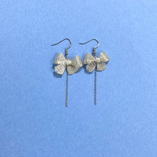 Bow Earrings (White) 銀白色蝴蝶結耳環