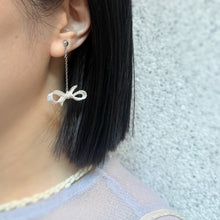 Bow Earrings (White) 銀白色蝴蝶結耳環