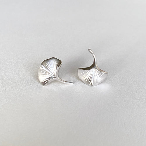 Ginkgo Matt White Gold Stud Earrings