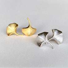 Ginkgo Matt White Gold Stud Earrings