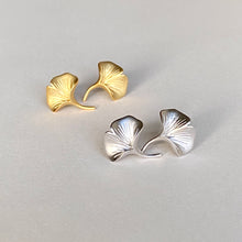 Ginkgo Matt White Gold Stud Earrings