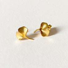 Ginkgo 18K Gold Stud Earrings