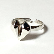 Diamond Heart 18K White Gold Ring